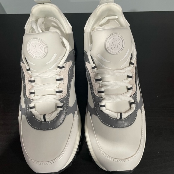 Michael Kors Theo Sport Scuba Trainer - Black - Low-top Sneakers, size 7.5 - Picture 2 of 8